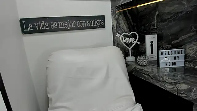 miss danika online show from February 5, 11:02 am