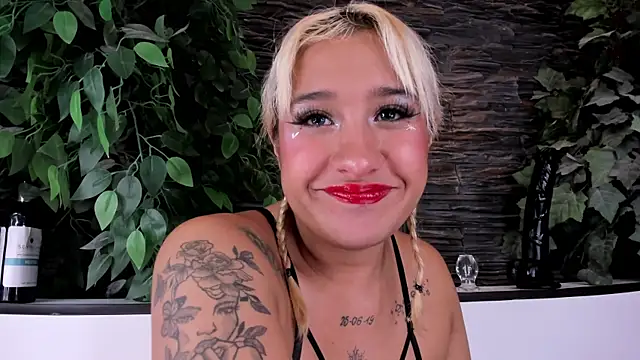 miss danika online show from March 1, 2:13 pm