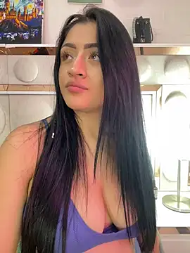 lucianaroy online show from January 30, 11:55 pm