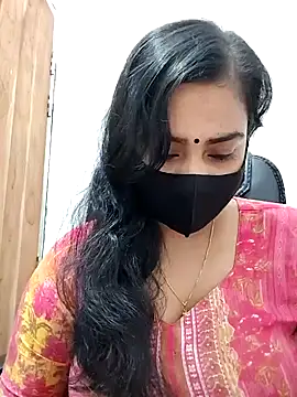 Snapshot of Ritusri_Dotta chatting on December 25, 10:17 am Ritusri Dotta online show from December 25, 10:17 am