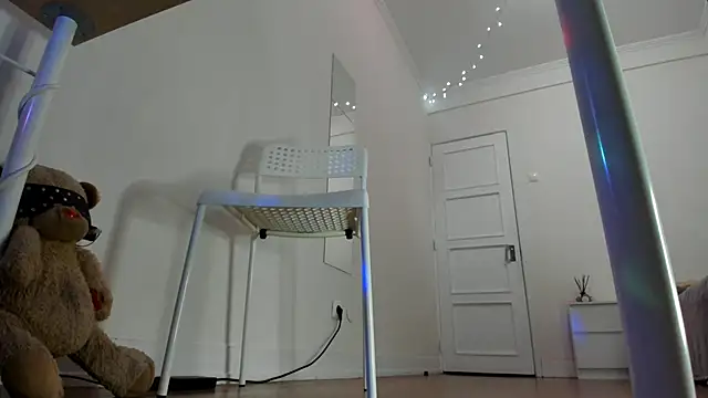 Snapshot of wow-mistress chatting on November 22, 7:57 pm wow-mistress online show from November 22, 7:57 pm