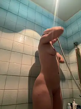 Snapshot of LikaCat chatting on February 10, 1:14 am LikaCat online show from February 10, 1:14 am