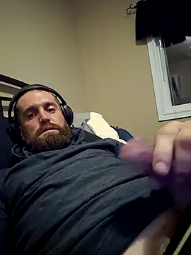 BiffingCoyote online show from December 5, 4:10 am