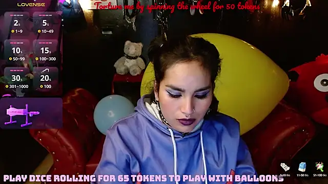 Snapshot of kureiji_hentaii chatting on February 9, 7:05 am kureiji hentaii online show from February 9, 7:05 am