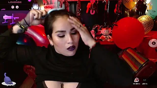 Snapshot of kureiji_hentaii chatting on September 18, 10:56 pm kureiji hentaii online show from September 18, 10:56 pm