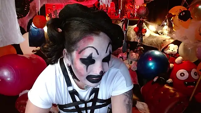 Snapshot of kureiji_hentaii chatting on October 18, 8:31 pm kureiji hentaii online show from October 18, 8:31 pm