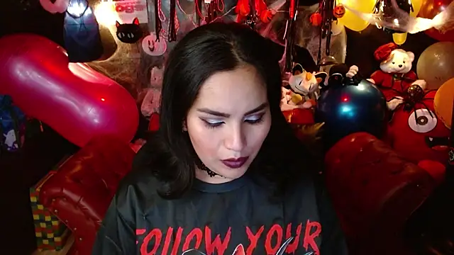 Snapshot of kureiji_hentaii chatting on November 2, 12:24 am kureiji hentaii online show from November 2, 12:24 am