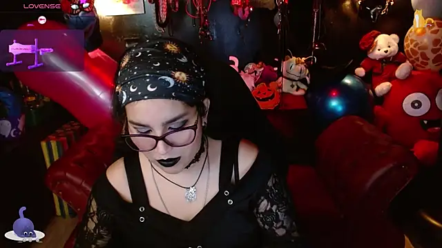 Snapshot of kureiji_hentaii chatting on November 25, 12:21 am kureiji hentaii online show from November 25, 12:21 am