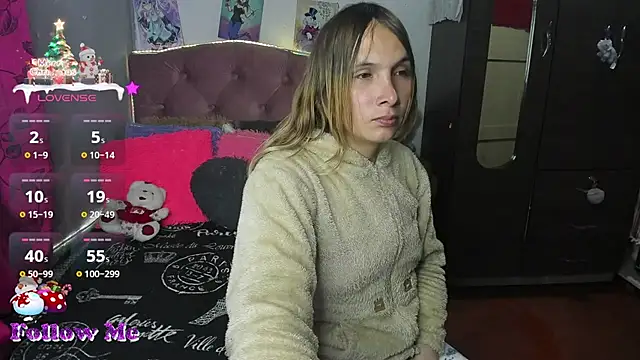 Snapshot of Tiffany_bunny2023 chatting on December 5, 1:47 am Tiffany bunny2023 online show from December 5, 1:47 am