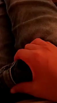 Snapshot of Alonesexyboy1 chatting on December 28, 9:09 am Alonesexyboy1 online show from December 28, 9:09 am