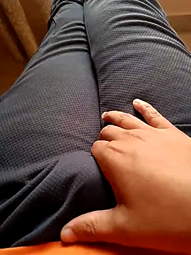 Snapshot of Alonesexyboy1 chatting on November 17, 9:26 am Alonesexyboy1 online show from November 17, 9:26 am