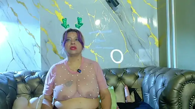 Snapshot of Natasha_699 chatting on December 15, 10:58 pm Natasha 699 online show from December 15, 10:58 pm