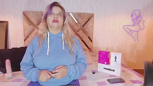 Snapshot of Natasha_699 chatting on February 15, 9:44 pm Natasha 699 online show from February 15, 9:44 pm