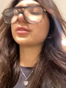 Snapshot of QuitieLia chatting on December 6, 2:17 pm QuitieLia online show from December 6, 2:17 pm