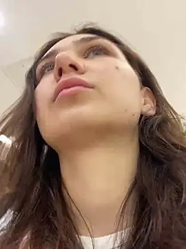 Snapshot of QuitieLia chatting on December 13, 8:41 am QuitieLia online show from December 13, 8:41 am