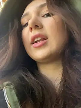 Snapshot of QuitieLia chatting on December 16, 3:11 pm QuitieLia online show from December 16, 3:11 pm