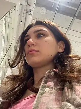 Snapshot of QuitieLia chatting on December 27, 8:35 am QuitieLia online show from December 27, 8:35 am