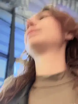 Snapshot of QuitieLia chatting on October 4, 8:23 am QuitieLia online show from October 4, 8:23 am