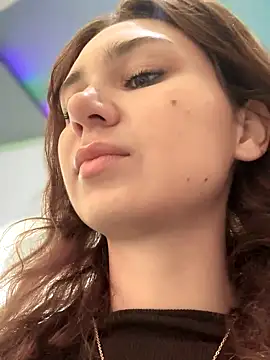 Snapshot of QuitieLia chatting on October 7, 8:22 am QuitieLia online show from October 7, 8:22 am