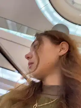 Snapshot of QuitieLia chatting on October 30, 8:27 am QuitieLia online show from October 30, 8:27 am