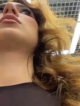 Snapshot of QuitieLia chatting on November 4, 2:16 pm QuitieLia online show from November 4, 2:16 pm