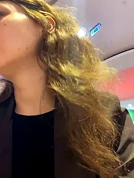 Snapshot of QuitieLia chatting on November 5, 8:36 am QuitieLia online show from November 5, 8:36 am