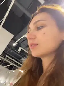 Snapshot of QuitieLia chatting on December 5, 12:36 pm QuitieLia online show from December 5, 12:36 pm