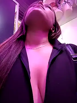 Snapshot of marena_saenz chatting on December 12, 6:10 pm marena saenz online show from December 12, 6:10 pm