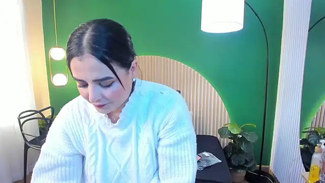 taylor bennet online show from December 18, 11:49 am