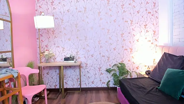 taylor bennet online show from April 19, 6:10 pm