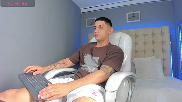 Alex cute77 online show from September 24, 12:41 pm