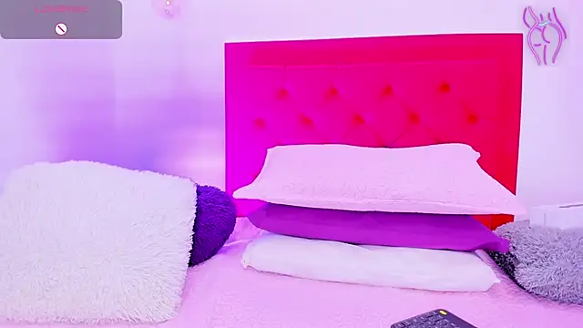 Snapshot of Sofia_Girl_ chatting on December 25, 7:24 am Sofia Girl online show from December 25, 7:24 am