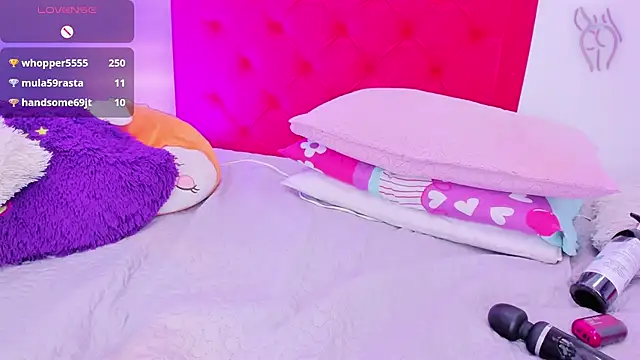 Snapshot of Sofia_Girl_ chatting on February 14, 9:56 am Sofia Girl online show from February 14, 9:56 am