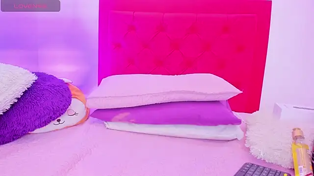 Snapshot of Sofia_Girl_ chatting on February 27, 7:23 am Sofia Girl online show from February 27, 7:23 am