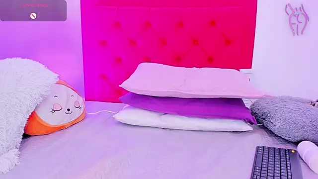 Snapshot of Sofia_Girl_ chatting on March 14, 8:10 am Sofia Girl online show from March 14, 8:10 am