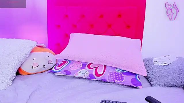 Snapshot of Sofia_Girl_ chatting on March 18, 8:25 am Sofia Girl online show from March 18, 8:25 am