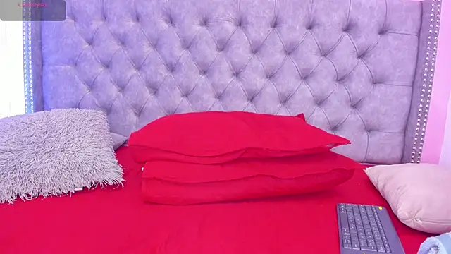 Snapshot of Sofia_Girl_ chatting on November 6, 7:42 am Sofia Girl online show from November 6, 7:42 am