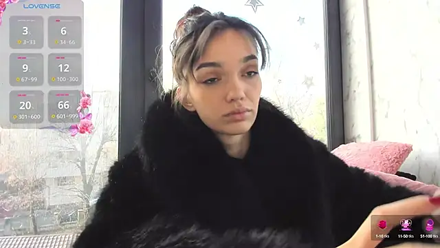 Snapshot of Sassy_Teen chatting on December 12, 10:45 am Sassy Teen online show from December 12, 10:45 am