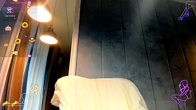 Snapshot of Sassy_Teen chatting on November 8, 9:31 am Sassy Teen online show from November 8, 9:31 am