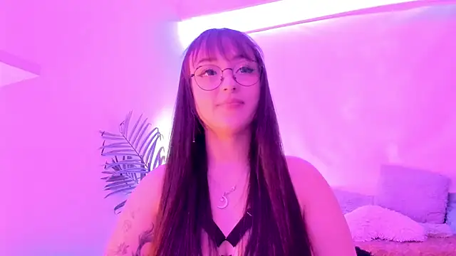 Snapshot of Gloomydoll chatting on October 4, 4:49 pm Gloomydoll online show from October 4, 4:49 pm