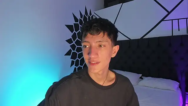 Snapshot of DereckCooperr chatting on March 12, 1:25 am DereckCooperr online show from March 12, 1:25 am