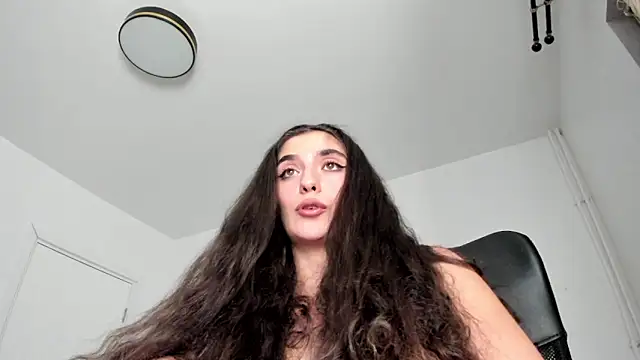 PortraitMarie online show from December 26, 8:32 pm