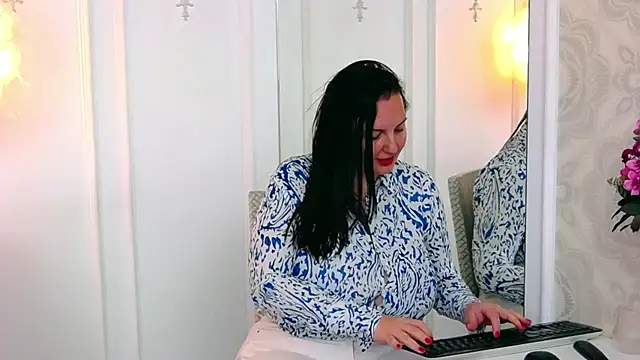 Snapshot of JudithCombs chatting on December 11, 12:55 pm JudithCombs online show from December 11, 12:55 pm