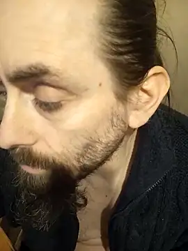 Snapshot of teekoine1 chatting on January 3, 10:40 pm teekoine1 online show from January 3, 10:40 pm