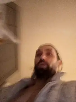 Snapshot of teekoine1 chatting on January 22, 9:21 pm teekoine1 online show from January 22, 9:21 pm