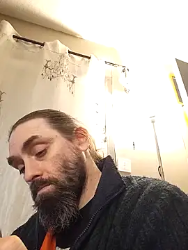 Snapshot of teekoine1 chatting on December 1, 1:10 am teekoine1 online show from December 1, 1:10 am