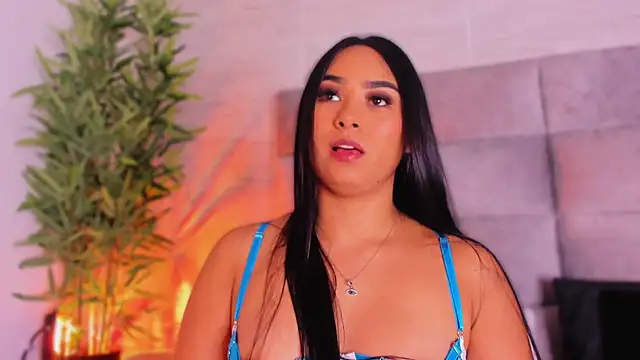 mia crawford online show from March 19, 11:39 am