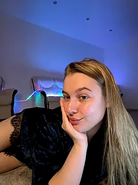 Snapshot of freiiaflower chatting on November 10, 1:26 am freiiaflower online show from November 10, 1:26 am