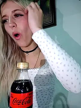 Snapshot of eva-2023 chatting on March 14, 1:48 am eva-2023 online show from March 14, 1:48 am