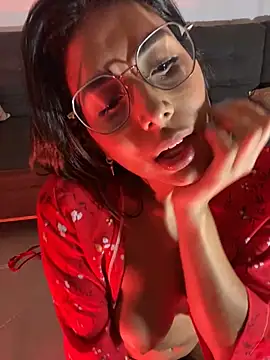 Snapshot of tina_olsen07 chatting on December 28, 5:12 am tina olsen07 online show from December 28, 5:12 am